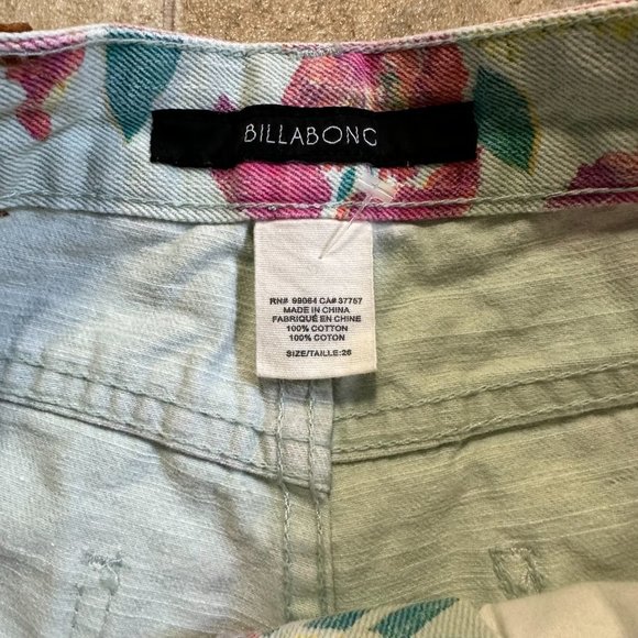 Women's Billabong Floral Shorts Size 26 - Picture 3 of 5